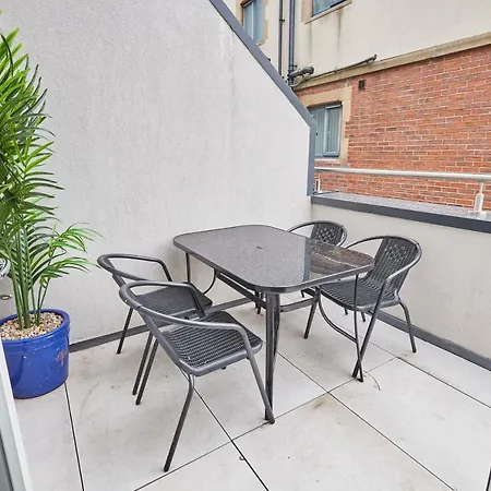 Host & - View Luxury *