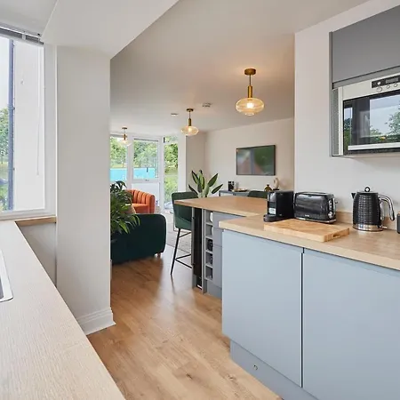 Host & - View Luxury Apartment