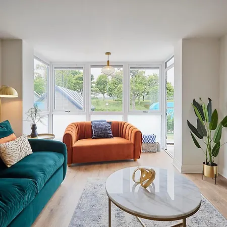 Host & - View Luxury * Scarborough