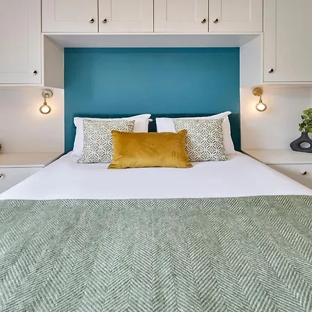 Host & - View Luxury سكرابورو