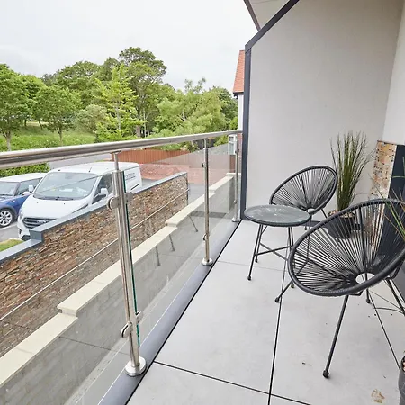 Host & - View Luxury Scarborough